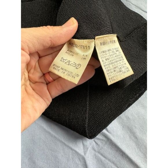 Strawberry Field Women's Embellished V-Neck Tank Top Black Size XS Knit Comfy - Picture 7 of 7